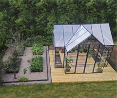 Benefits of Using Polycarbonate Panels in Your Greenhouse