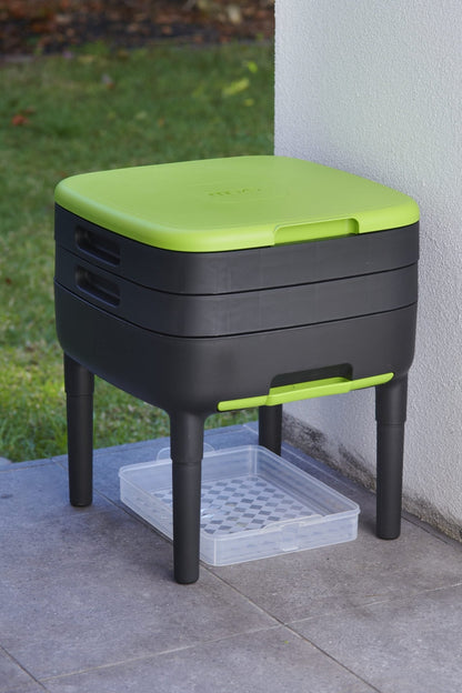 Plastic Legs (4) for Worm Farm - mazeproducts